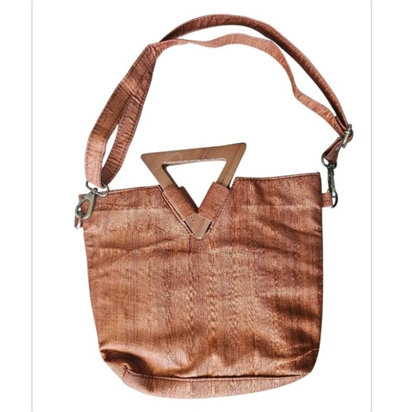 Stylish Modern Shoulder Bag With Wooden Handle NWOT Cloth Lightweight - Picture 7 of 15